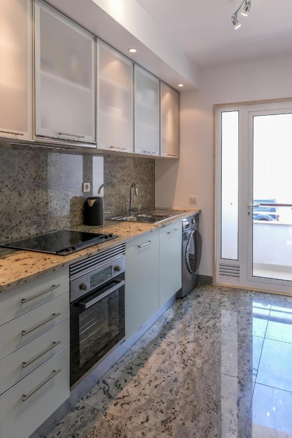 Lucky Star Marina Apartment, With Pool Lagos Exterior photo